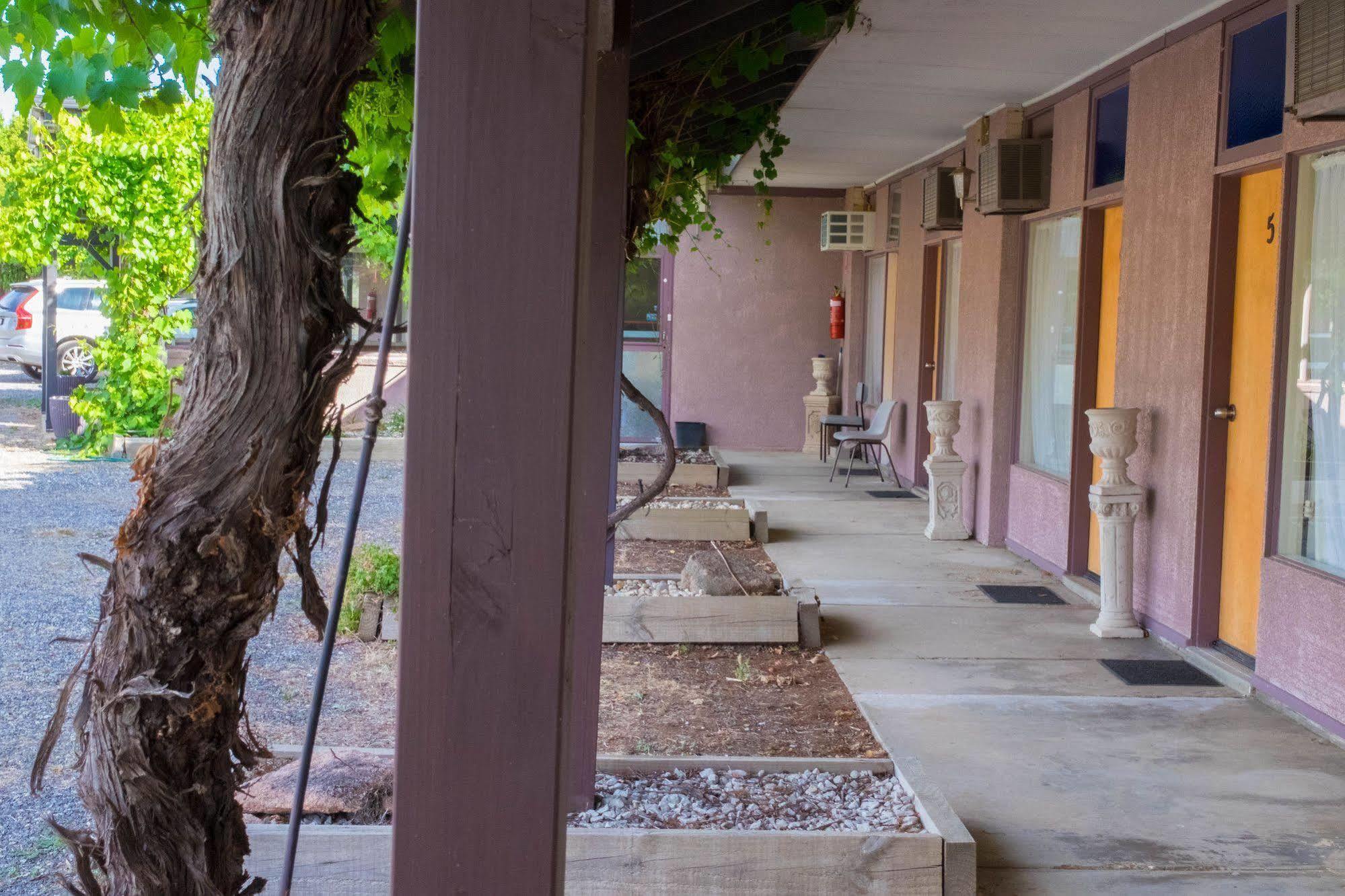 Stawell'S London Motor Inn Exterior foto